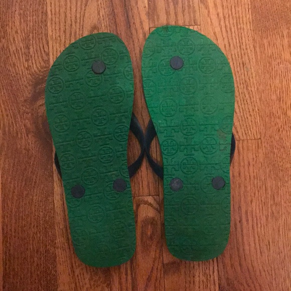 Tory Burch Size 7 Flip Flops - Picture 4 of 4